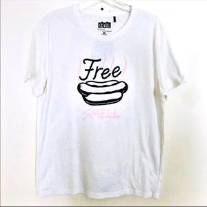 UO “Free Smell” Hotdog Color Changing Graphic T M